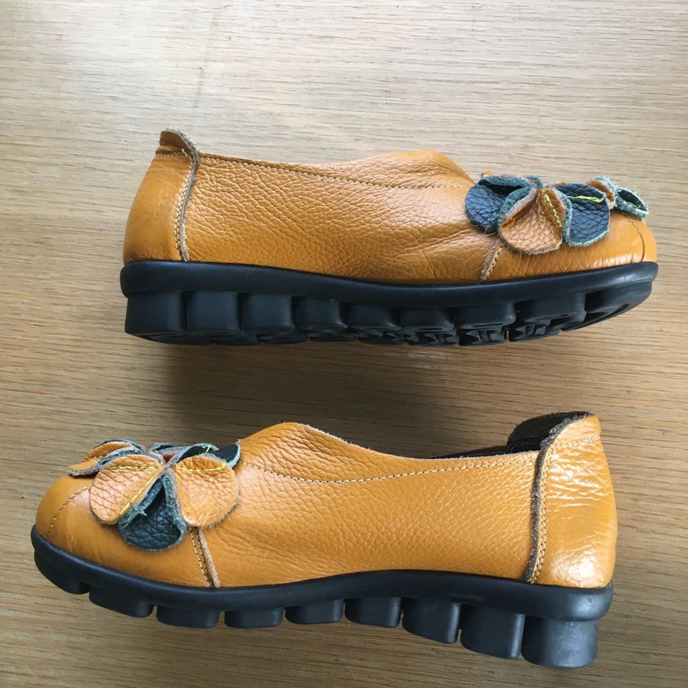 Leather Flats With Flower Detail Yellow Gold & Forest Green